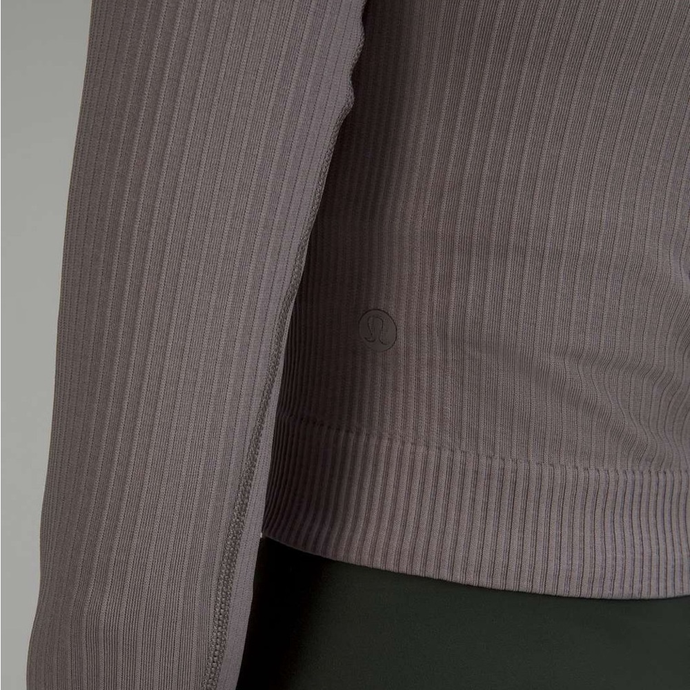 Gray Ribbed Long Sleeve Crop Top - Picture 3 of 8